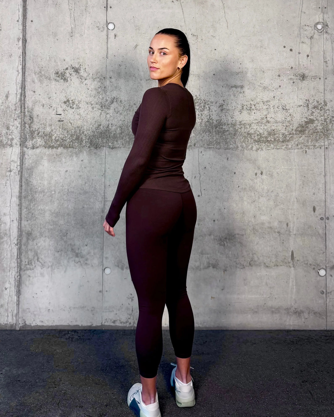 Motion Leggings (Mocha Brown) Vivid Performance
