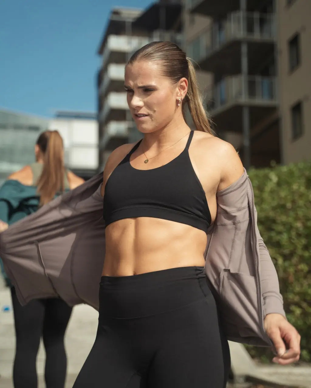 Fluid Lux Jacket (Ash Brown) Vivid Performance