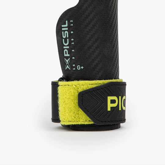 Picsil Hawk Grips + Wristbands (Moonless)